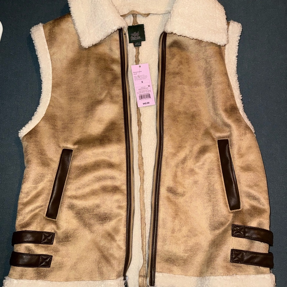 wild fable Cream Sherpa Vest with Tan Trim